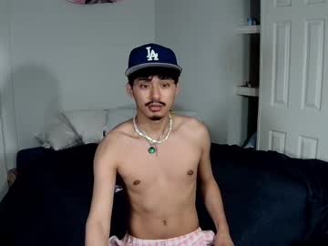 Twinknextd00r Chaturbate stream image from March 31, 2025