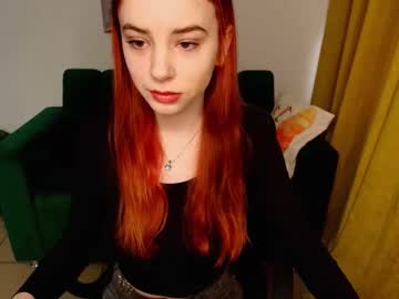 Alexmoonly Chaturbate stream image from March 31, 2025