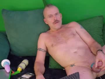 Hardinkc76 Chaturbate stream image from March 31, 2025