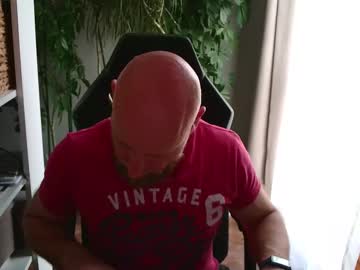 Kotylion Chaturbate stream image from March 31, 2025
