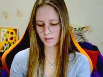 Roxie_Shy Chaturbate stream image from March 31, 2025