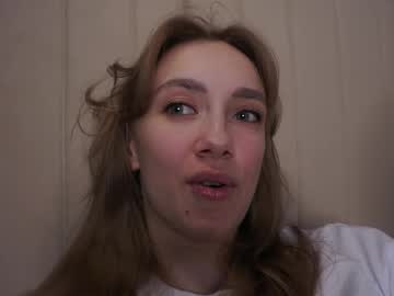 Erlinebendall Chaturbate stream image from March 31, 2025