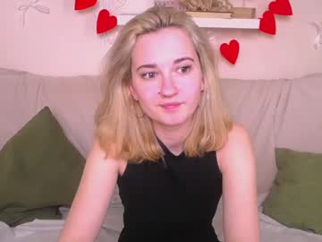 Monamure Chaturbate stream image from March 31, 2025