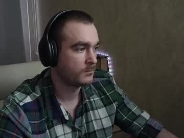 Blueblum Chaturbate stream image from March 31, 2025