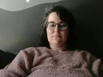 Gloriousruby Chaturbate stream image from March 31, 2025