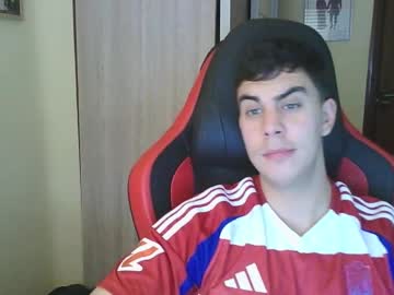 Aaronlavine Chaturbate stream image from March 31, 2025