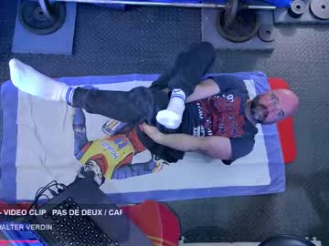 Bazzz_8 Chaturbate stream image from March 31, 2025