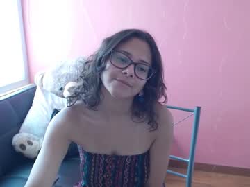 Mora_Haze Chaturbate stream image from March 31, 2025