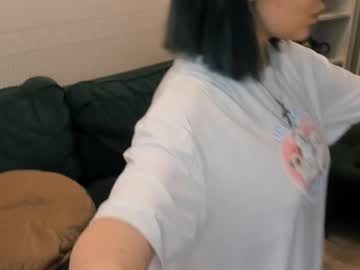 Blublugirl Chaturbate stream image from March 31, 2025