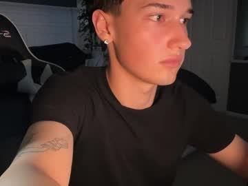 Aresdothat Chaturbate stream image from April 01, 2025
