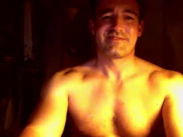 Majo1000 Chaturbate stream image from April 01, 2025