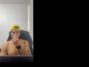 Fitlatinboyy Chaturbate stream image from April 01, 2025