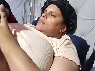 Frizzy_Girl Chaturbate stream image from April 01, 2025