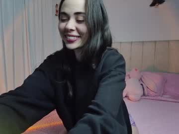 Babyprincesstalia Chaturbate stream image from April 01, 2025