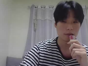 Koreaseok Chaturbate stream image from April 01, 2025