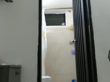 Niiapeluche Chaturbate stream image from April 01, 2025