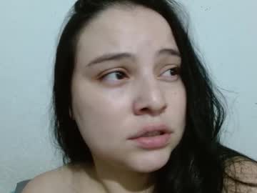 Isabel_24_Gil Chaturbate stream image from April 01, 2025