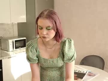 Moireharwell Chaturbate stream image from April 01, 2025