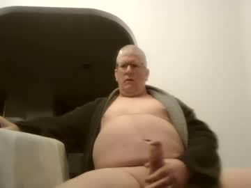 Olderm2021 Chaturbate stream image from April 01, 2025