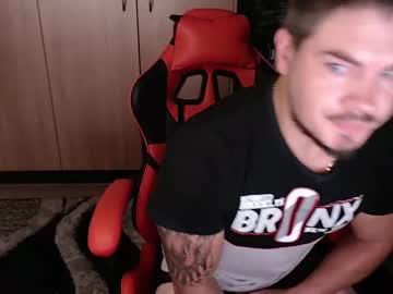 Blueeyeboy0 Chaturbate stream image from April 01, 2025