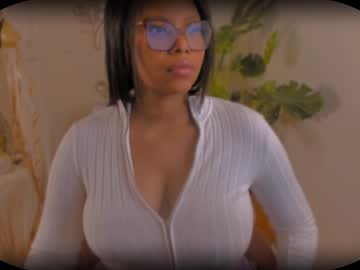 Bellablakes18 Chaturbate stream image from April 01, 2025