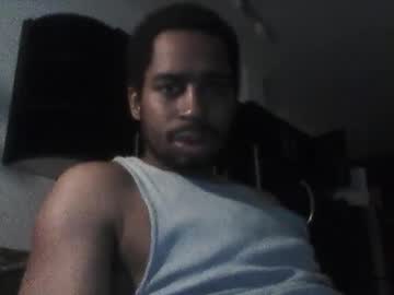 Yngde4ault Chaturbate stream image from April 01, 2025