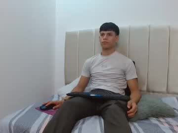 Olivertompson Chaturbate stream image from April 01, 2025