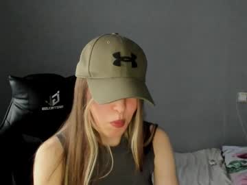 Rossary Chaturbate stream image from April 01, 2025