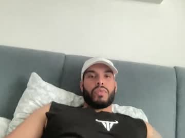 Kvey Chaturbate stream image from April 01, 2025