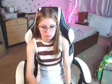 Molly_Barbie Chaturbate stream image from April 01, 2025