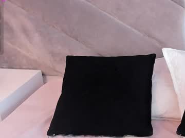 Roxy__Moore Chaturbate stream image from April 01, 2025
