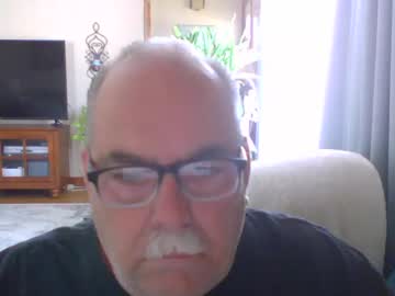 Earl52 Chaturbate stream image from April 01, 2025