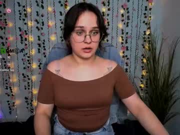 Emma_Bri Chaturbate stream image from April 01, 2025