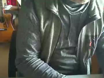 Greyhounddog Chaturbate stream image from April 01, 2025