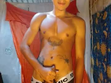 Lil_Condor_Baby Chaturbate stream image from April 01, 2025