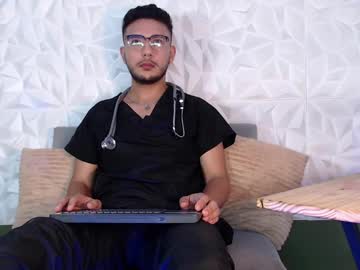Dominic_Eusse Chaturbate stream image from April 01, 2025