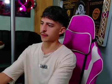 Alan_Del_Reyx2 Chaturbate stream image from April 01, 2025
