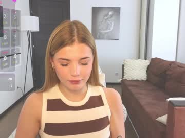 Adri_Novella Chaturbate stream image from April 01, 2025