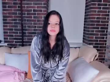 Unearthly_Girl Chaturbate stream image from April 01, 2025