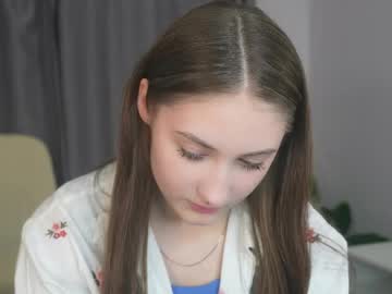 Nice_Kisss Chaturbate stream image from April 01, 2025