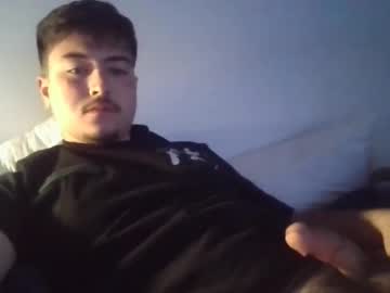 Lucrativebong Chaturbate stream image from April 01, 2025