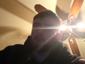 Daddio422 Chaturbate stream image from April 02, 2025