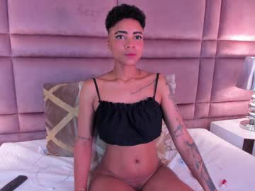 Luciawallace Chaturbate stream image from April 02, 2025