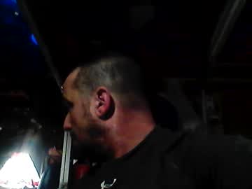 Everydaydudeca Chaturbate stream image from April 02, 2025