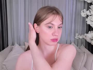 Mona_Lay Chaturbate stream image from April 02, 2025