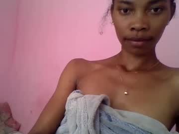Cynthia009946756 Chaturbate stream image from April 02, 2025