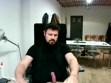Maythe4bwu Chaturbate stream image from April 02, 2025
