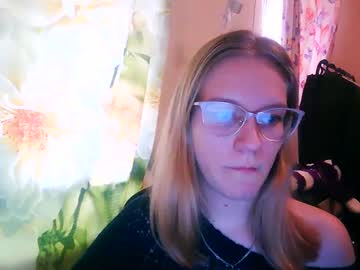 Kissfunnybunny100 Chaturbate stream image from April 02, 2025