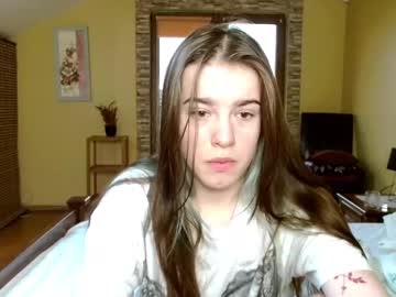 Shelyymoon Chaturbate stream image from April 02, 2025