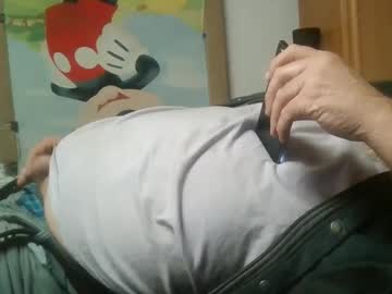 Doouugcumming Chaturbate stream image from April 02, 2025